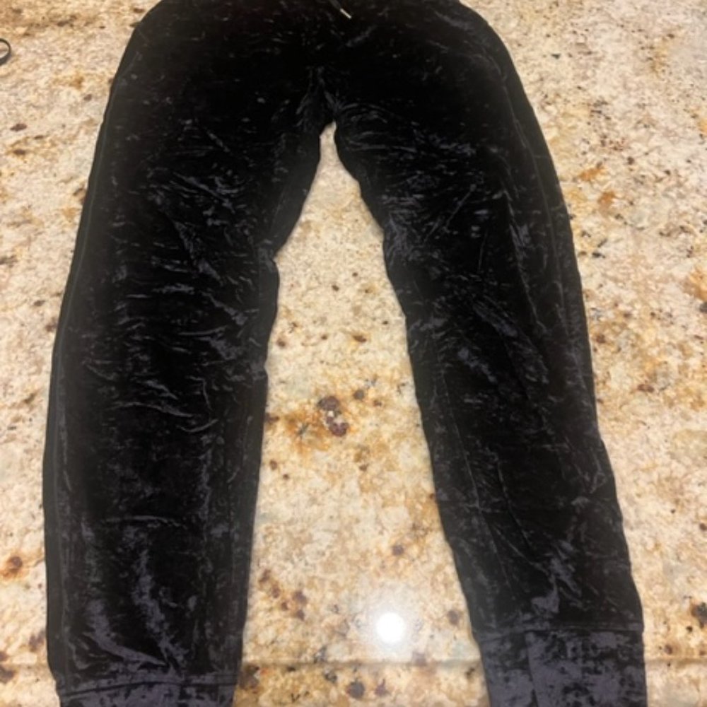 Lululemon Ready to Crush Jogger Black Size 6 Special Edition for the Holidays